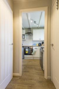 Saddlers Cottage with indoor pool, tennis court and lots more Tenby area