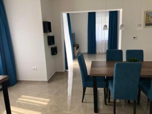 Leneda Apartments with pool