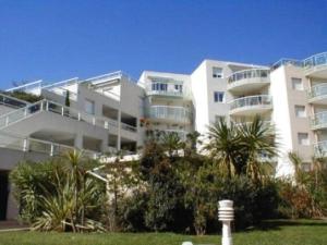 Bel appartement 3 pièces climatisé 400m des plages