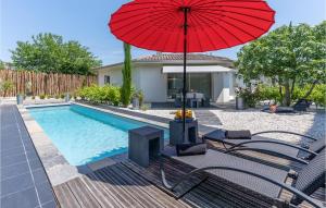 Maisons de vacances Nice Home In Bordeaux With Outdoor Swimming Pool, Wifi And 2 Bedrooms : photos des chambres