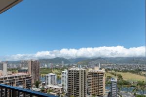 21st Floor Condo With View of Koolau Mountains and the Ala Wai Canal condo