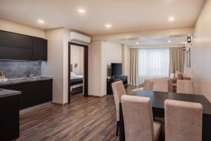 One-Bedroom Apartment room in Hotel Central Beach 9