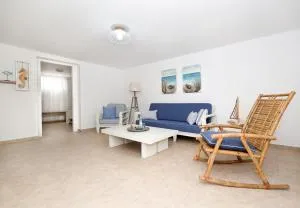 V.A.G.I.A. Apartment - Mesargos