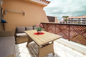 Beautiful penthouse apartment with heated swimming pool Golf del Sur