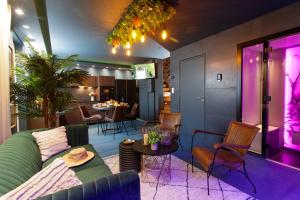 Love hotels Sweety Loft Suites romantique avec jacuzzi : photos des chambres