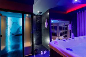 Love hotels Sweety Loft Suites romantique avec jacuzzi : photos des chambres