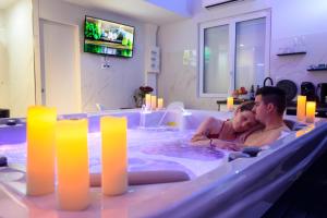 Love hotels Sweety Loft Suites romantique avec jacuzzi : photos des chambres