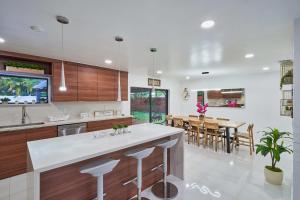 Top Location Villa at Highland Lakes Blvd BY THE GLAMHOMES