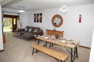 Lovely 2 Bedroom Duplex next to the Beach at Jardin Du Cap