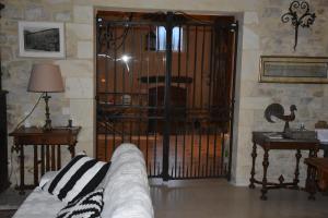 B&B / Chambres d'hotes Prieure du 17e dans l'Ardeche meridionale : photos des chambres