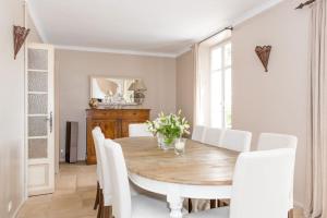 Villas Villa Provencale avec 2 maisons d'amis ,piscine ,Jacuzzi ,vue mer : photos des chambres