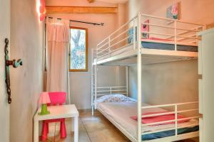 Villas Villa Provencale avec 2 maisons d'amis ,piscine ,Jacuzzi ,vue mer : photos des chambres