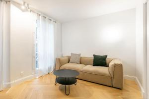 Luxury Living in Louvre