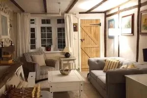 Penny Cottage - Compton