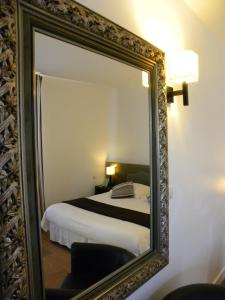 Hotels Hotel La Bastie d'Urfe : photos des chambres