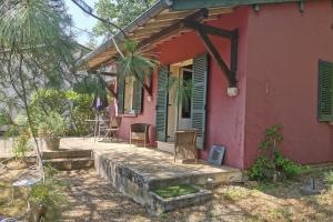 Maisons de vacances Charming cottage for two in the heart of nature Chevagny les Chevrieres : photos des chambres