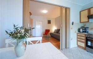 1 Bedroom Amazing Apartment In Peruski 