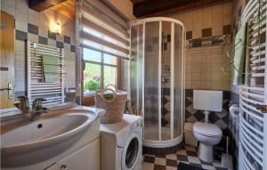 2 Bedroom Nice Home In Donja Stubica 