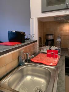 Studio renovated in the heart of Paris