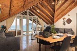 George Beachfront Apartments