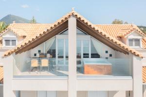 George Beachfront Apartments