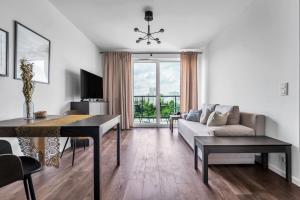 Galeria Północna Apt - 45m2, Parking, Balcony - by Rentujemy