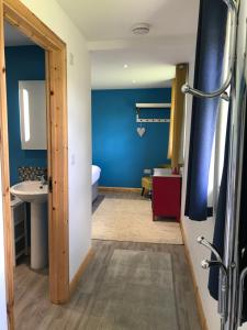 Kingfisher Glamping Cabin