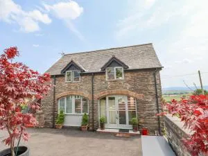 Coach House - Clawdd-newydd