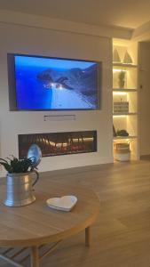 Modern new apartment, Perfect for golf and digital nomads , sea view and parking