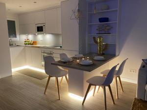 Modern new apartment, Perfect for golf and digital nomads , sea view and parking