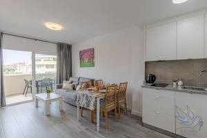 Precioso Apt de 1 habitación en Benalbeach