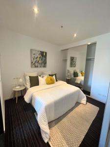 St. Kilda Beach Apartment