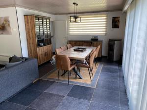 Luxurious Holiday Home with Jacuzzi
