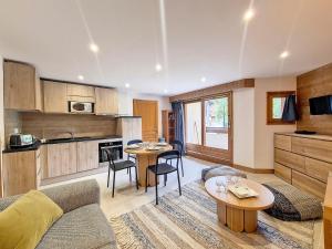 Charmant Appartement 3 Pièces - Balcon, Proche Pistes et Commerces - FR-1-344-1067