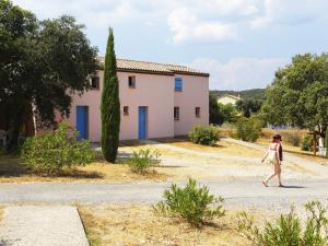 Maisons de vacances Terraced Houses in Sauve with Pools & Sauna : photos des chambres