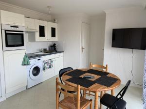 Appartements Appartement Fort-Mahon-Plage, 2 pieces, 4 personnes - FR-1-482-122 : photos des chambres