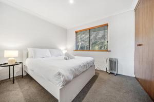 Tronton 2 - Lovely 2BR Apartment l Close to the Lake l Renovated Bathroom