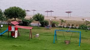 E & D family apartment by the sea