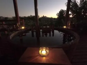 Cabaña Refugio Magenta valor no incluye Tinaja - Ñipas