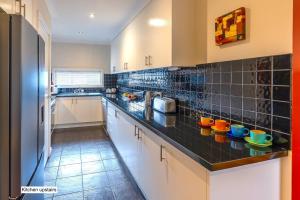 StayCentral - Tranquil Spacious Townhouse