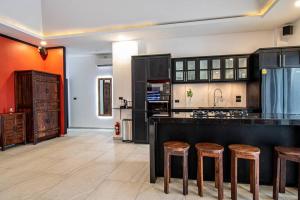 RUSARDI Poolvilla Ao Nang - new Villa 4 Bedrooms 4 Bathrooms, 10m Pool