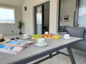 Beachfront house Olbia with private parking
