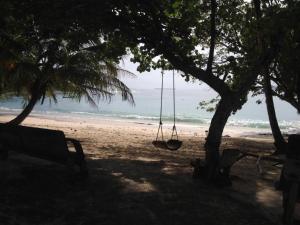 Surf Logde katiet short motorcycle only minute from our places Bintang wave,Lance wave,HTs wave,monkeyWave