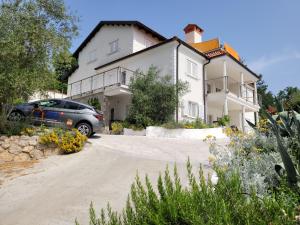 Apartments Chiara mit Meerblick und Pool