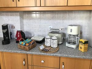 Zoes House w Panoramic View 2BR AC 5min walk DT