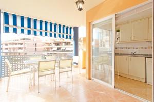 Global Properties, Apartamento con piscina y terraza en Canet playa