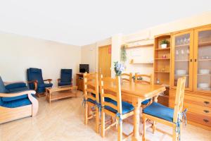 Global Properties, Apartamento con piscina y terraza en Canet playa