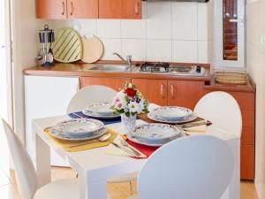 Sea View Apartment in Okrug Donji with Balcony 