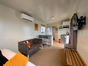 Stunted Totara, Unit 5