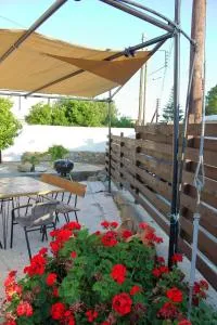 Cozy Village House - Ora